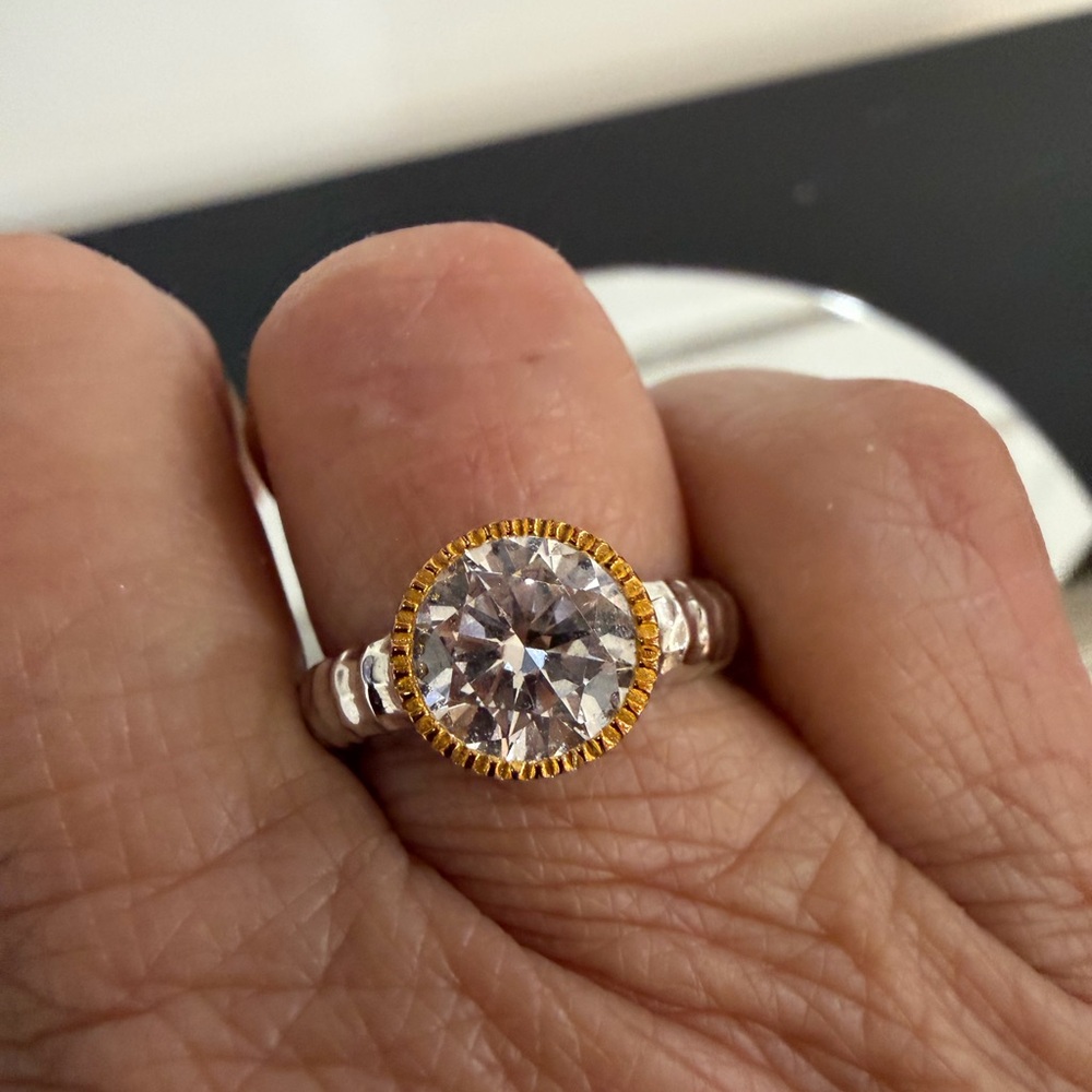 Elegant Gold and Silver Ring